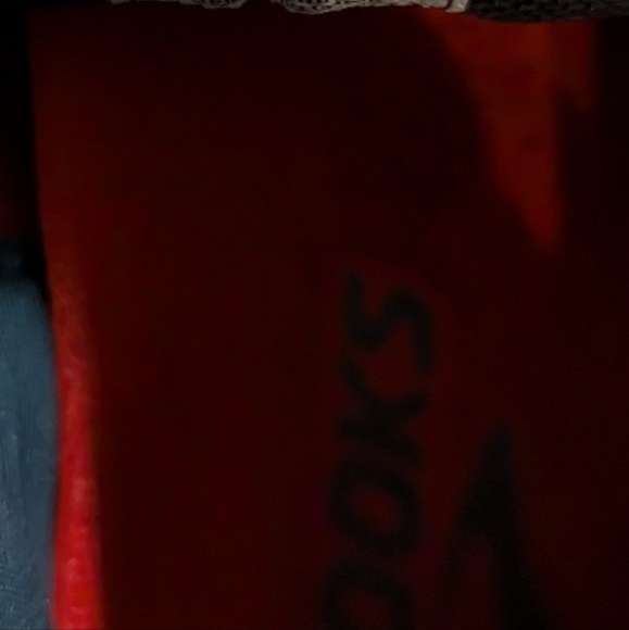 Brooks buffalo red plaid 12 ghost shoes, size 6.5 - Picture 9 of 10